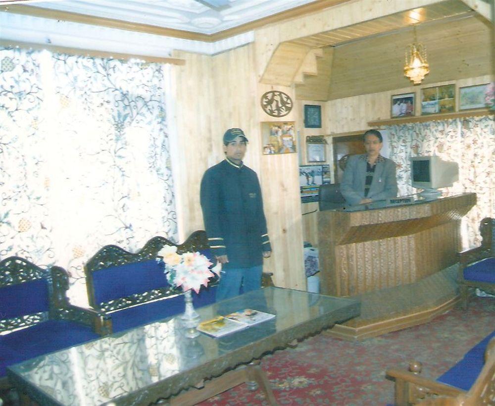 Hotel Zahgeer Continental - Srinagar Exterior photo